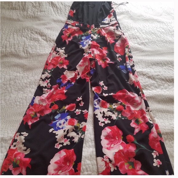 🌺 GUESS Tropical Floral Jumpsuit EUC! 🌺 - Picture 3 of 4